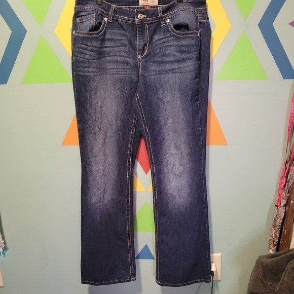 L.e.i Bridget Blue Colored Curvy Bootcut StyleJeans Size Juniors 13 Women 10-12 - Picture 1 of 13